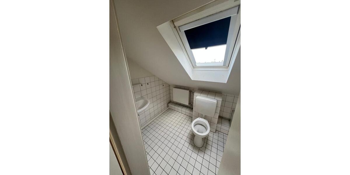 Dachgeschoßwohnung Leichlingen (Rheinland) - 2 Zimmer, 40 m&sup2;, 380&euro; | Angebot:24674225