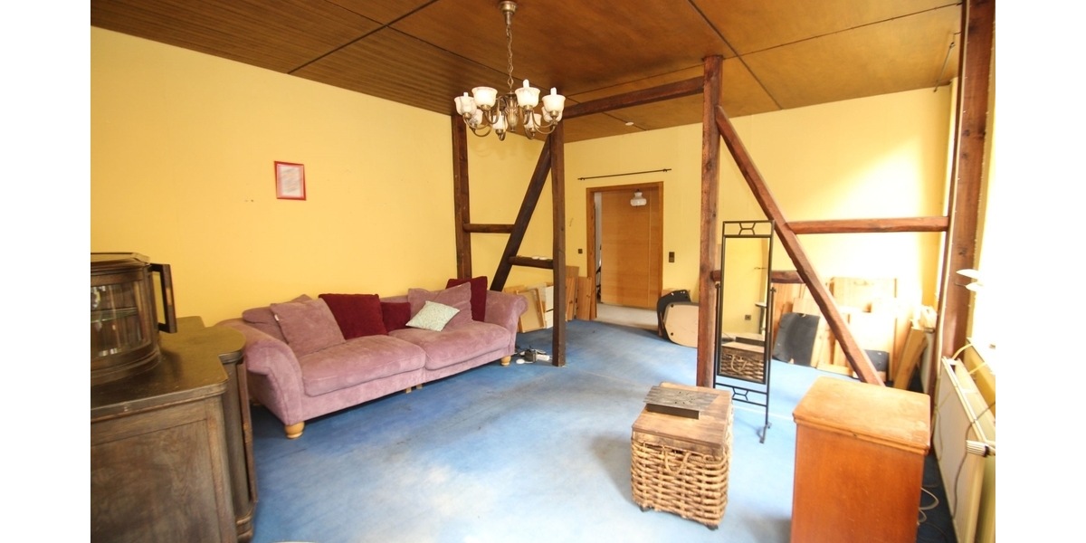 Mehrfamilienhaus mit drei Wohneinheiten und Entwicklungspotenzial - Mehrfamilienhaus, Wohnhaus Solingen Wald | Angebot:24715259