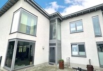 Architektenhaus und Mehrfamilienhaus auf großem Grundstück in gefragter Wohnlage