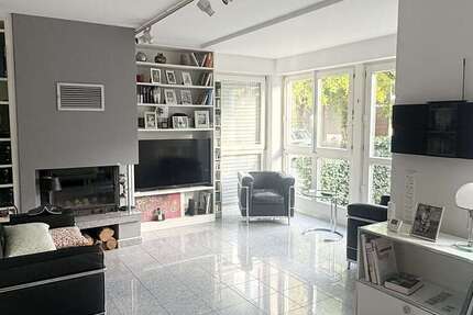 Haus zum Kaufen in Düsseldorf 950.000 € 215 m² 10 zimmer