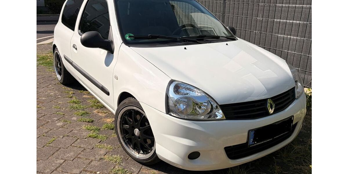 Renault Clio 110.184 km 2.200 &euro; Köln 51144