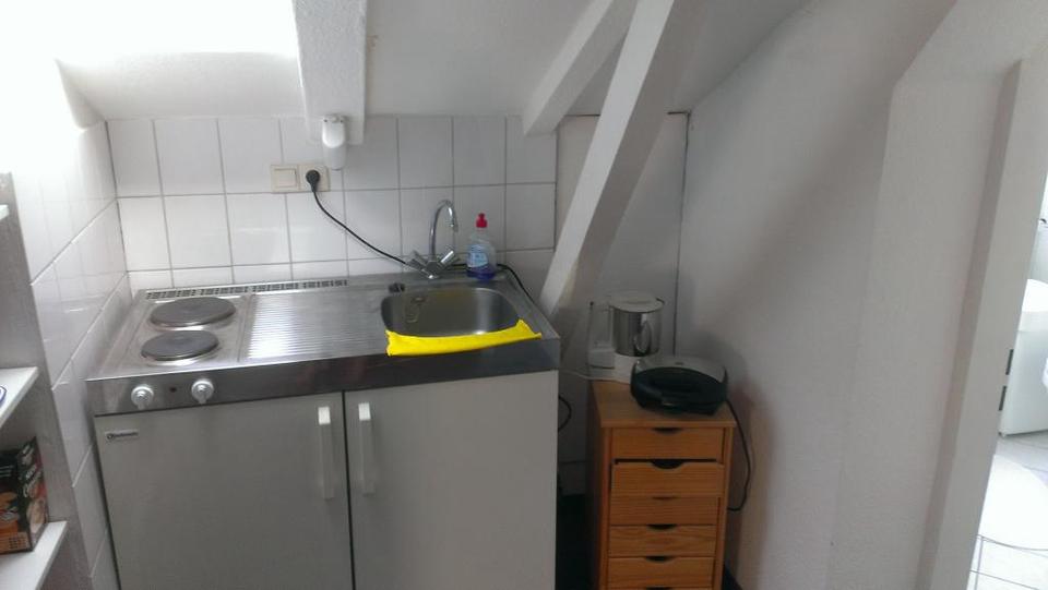 Dachgeschoßwohnung Ratingen Tiefenbroich - 1 Zimmer, 25 m&sup2;, 500&euro; | Angebot:25394269