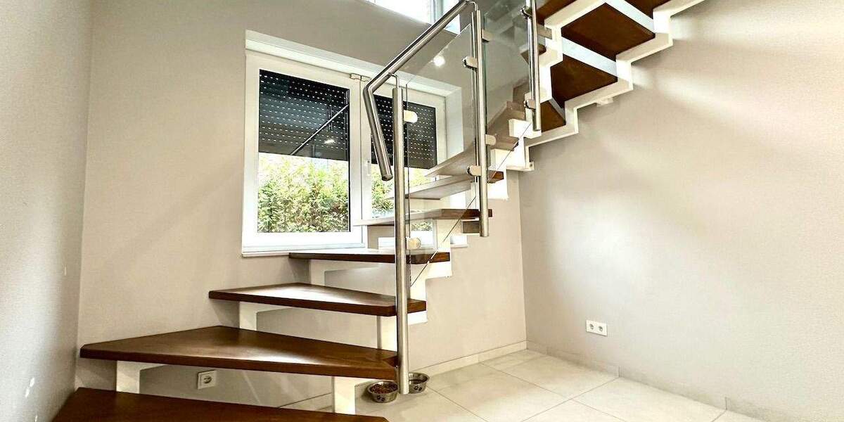 Einfamilienhaus Neuss Stadionviertel - 7 Zimmer, 255 m&sup2;, 998.000&euro; | Angebot:25687662