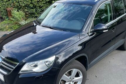 VW Tiguan 106.590 km 9.999 &euro; Bergisch Gladbach 51465