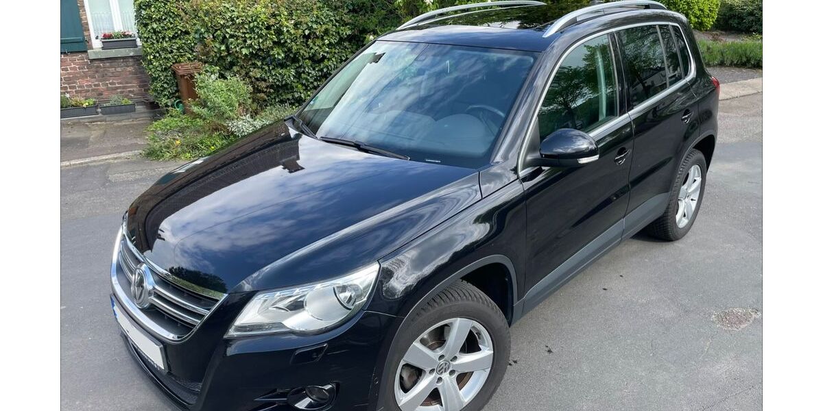 VW Tiguan 106.590 km 9.999 &euro; Bergisch Gladbach 51465