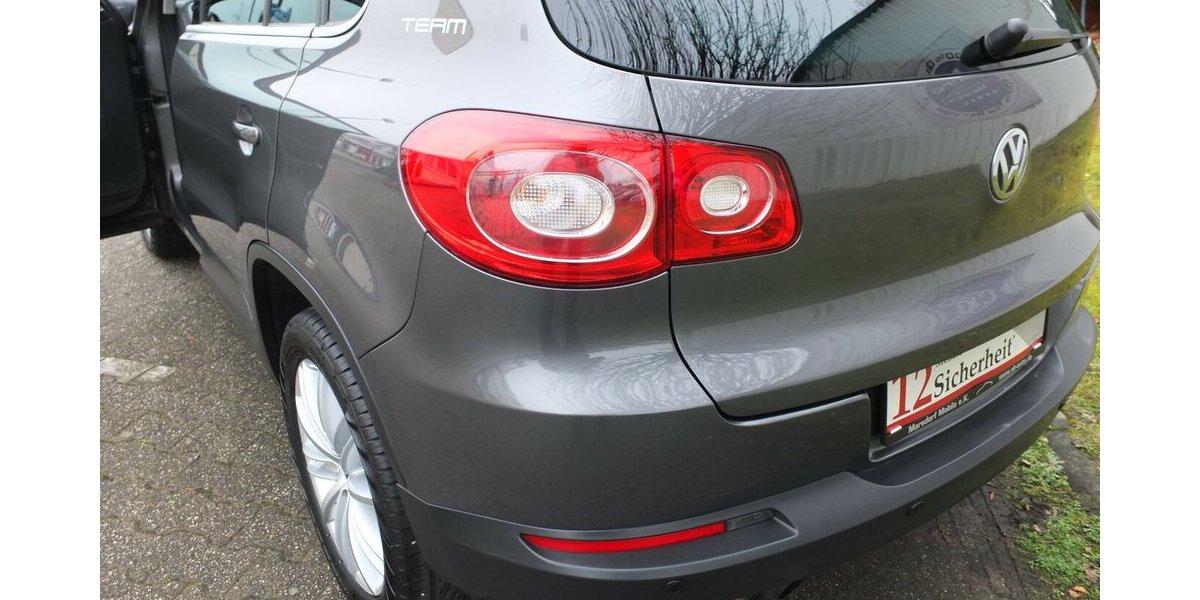 VW Tiguan TEAM orig.ATM ca 52 tkm XENON AHK PARKPILOT 112.432 km 10.908 € Köln 50858
