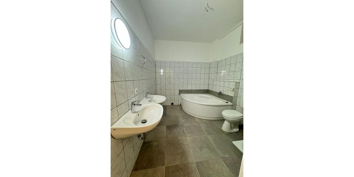 Erdgeschoßwohnung Wuppertal Arrenberg - 3 Zimmer, 101 m&sup2;, 875&euro; | Angebot:24643835