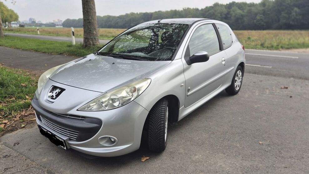 Peugeot 206 130.310 km 3.200 € Köln 50765
