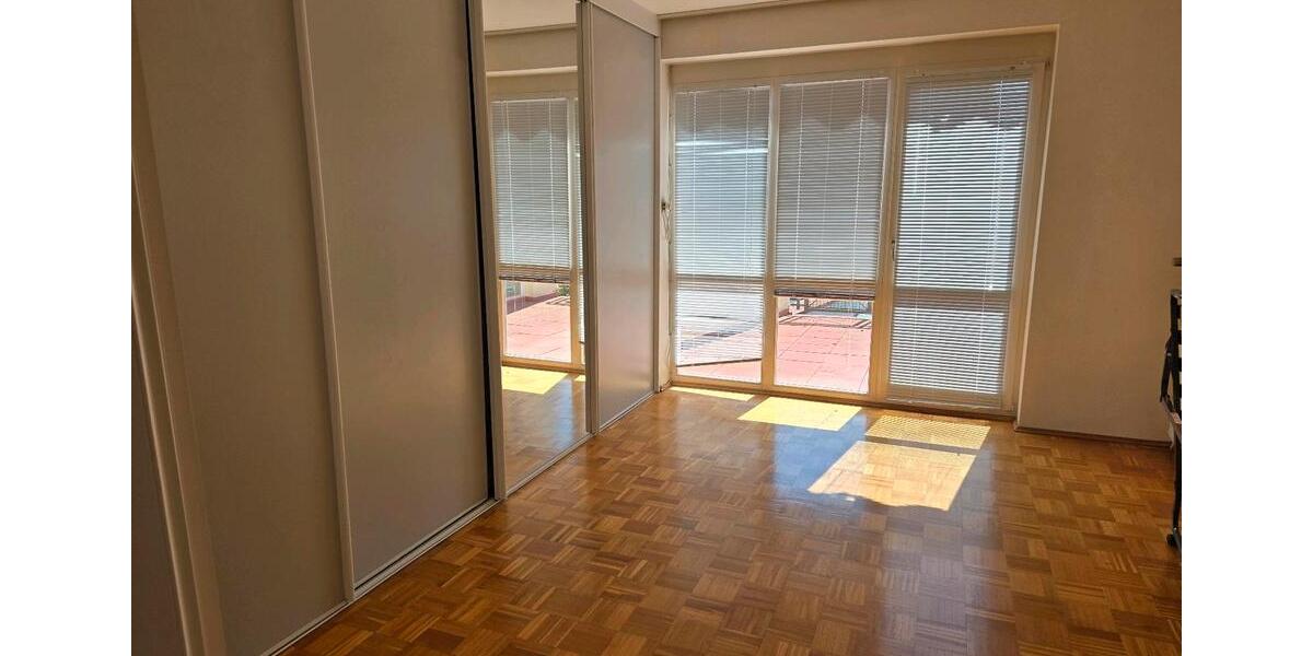 Helle Wohnung mit Terrasse in ruhiger Lage in Dellbrück zimmer