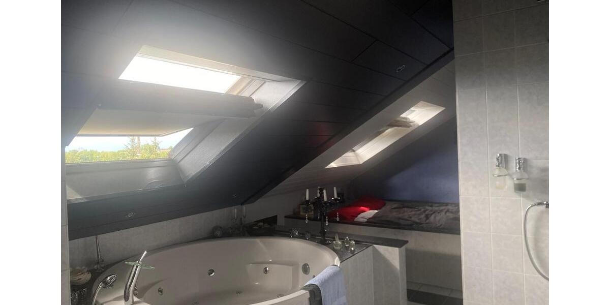 Dachgeschoßwohnung Velbert Velbert-Mitte - 3.5 Zimmer, 100 m&sup2;, 1.000&euro; | Angebot:24606645