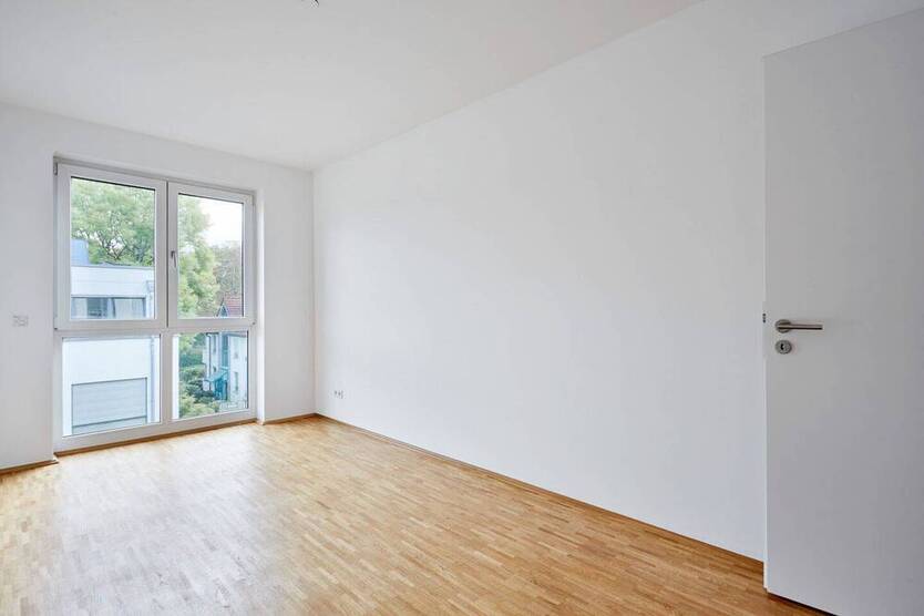 Exklusive 4-Zimmer-Wohnung mit Balkon & Aufzug in Düsseldorf-Oberkassel - sofort bezugsfrei!