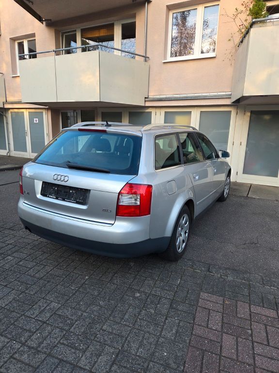 Audi A4 283.166 km 1.500 € Köln 51069