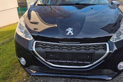 Peugeot 208 92.050 km 5.200 € Solingen 42651