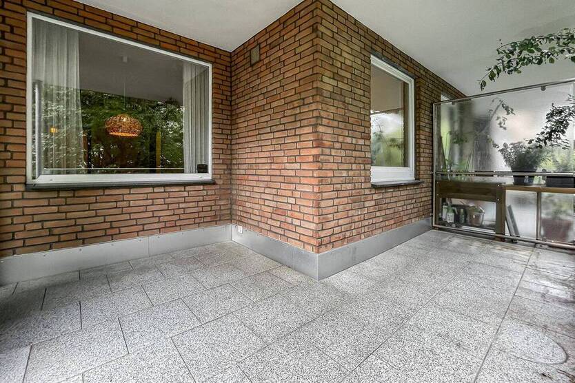 4,5 Zimmer - Balkon - Tiefgarage - freigezogen