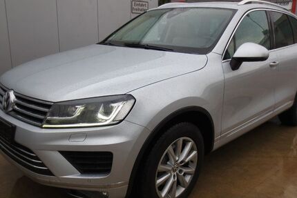 VW Touareg 134.792 km 21.370 &euro; Köln 51105