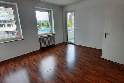 *** Stadtmitte *** helle, großzügig geschnittene 3 Zi. Whg.