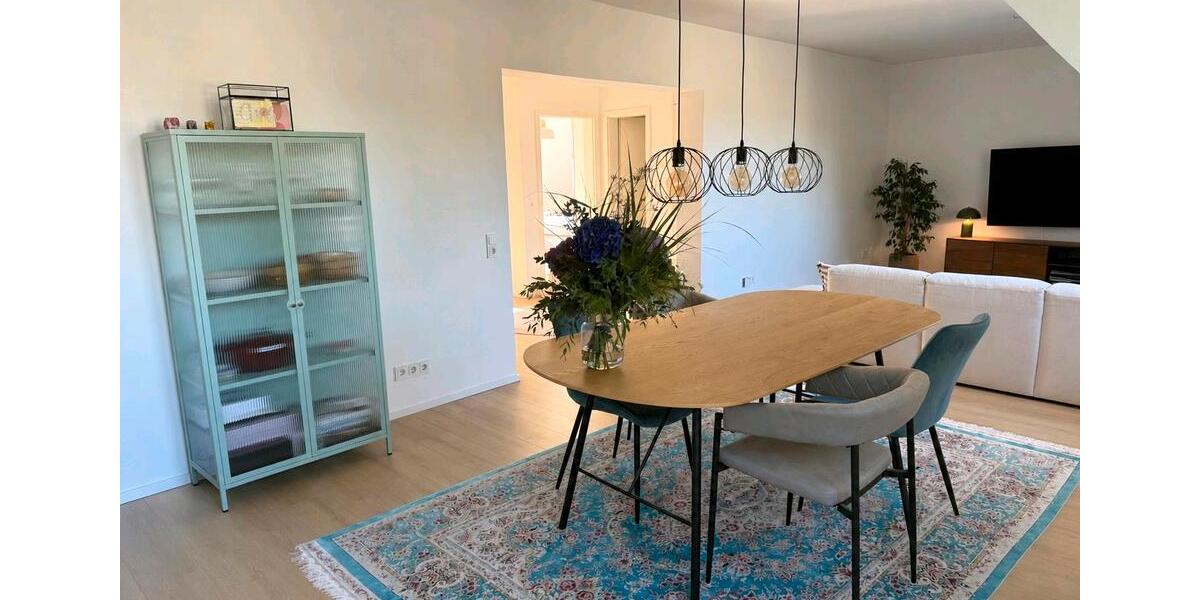 Dachgeschoßwohnung Düsseldorf Niederkassel - 3 Zimmer, 102 m&sup2;, 2.350&euro; | Angebot:27598728