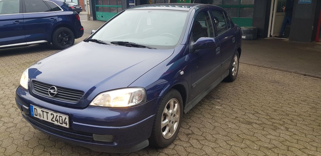 Opel Astra 122.500 km 2.499 &euro; Düsseldorf 40231