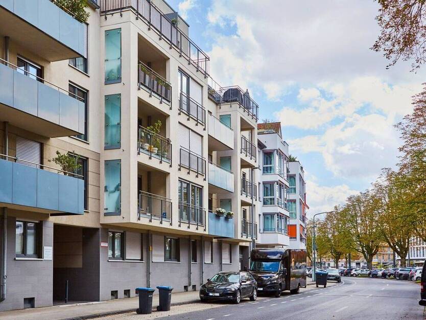 Exklusive 4-Zimmer-Wohnung mit Balkon & Aufzug in Düsseldorf-Oberkassel - sofort bezugsfrei!