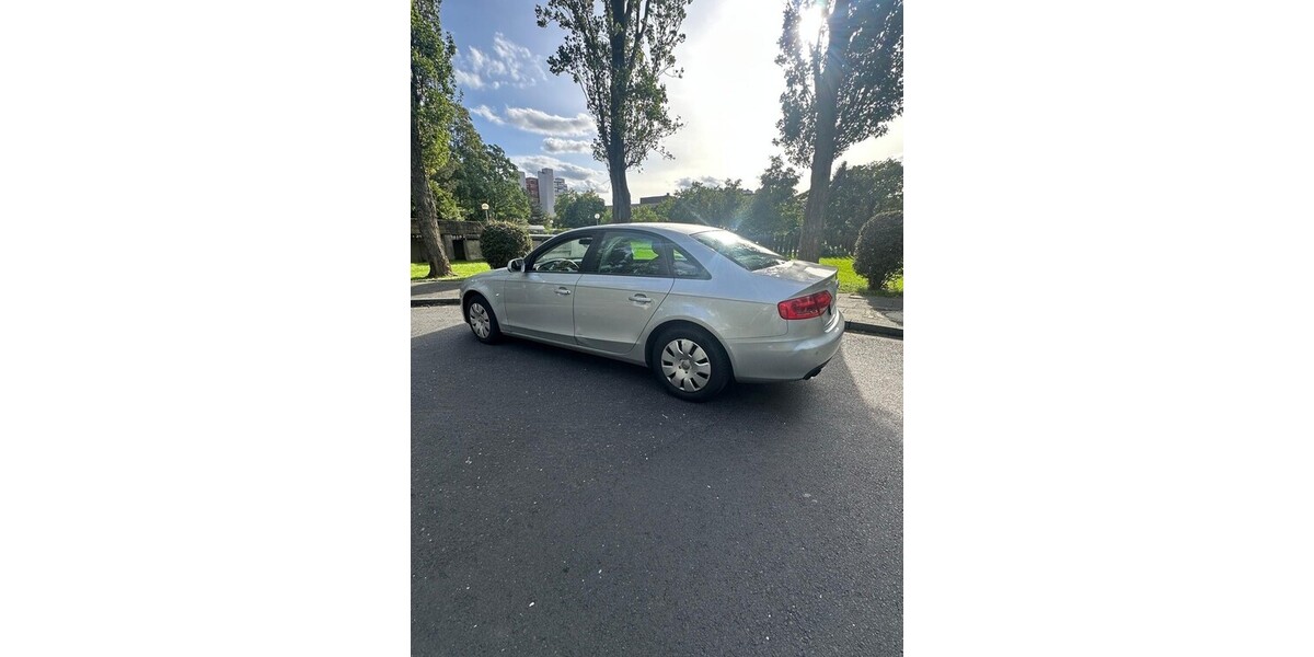 Audi A4 137.484 km 8.350 € Düsseldorf 40213