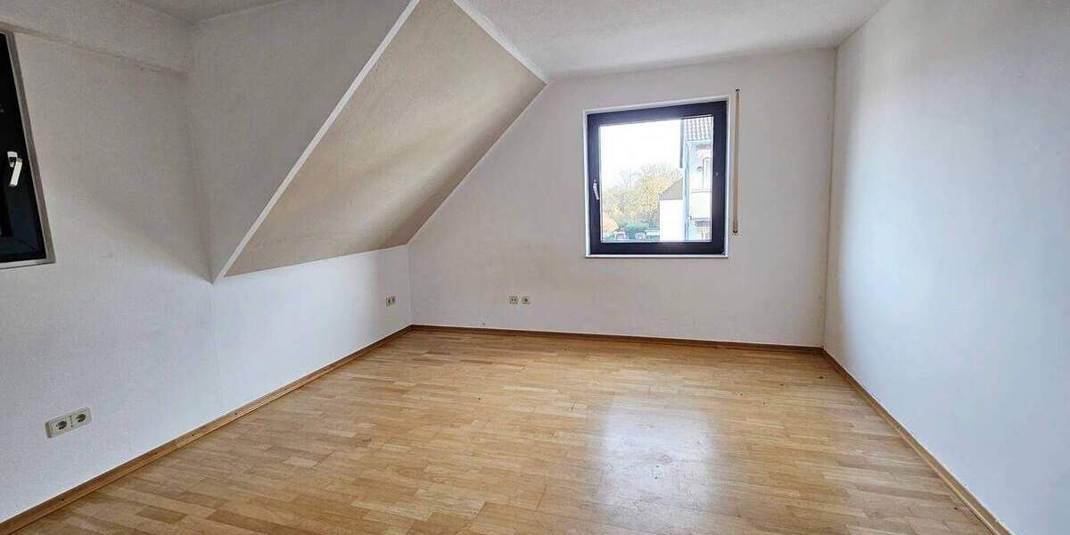 Mehrfamilienhaus, Wohnhaus Leverkusen / Lützenkirchen Quettingen - 8 Zimmer, 234 m&sup2;, 649.000&euro; | Angebot:24517355