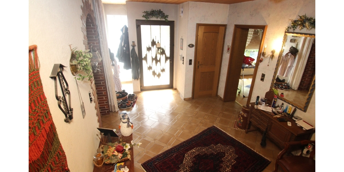 Mit 3D-Rundgang: Ihr neues Zuhause in Reusrath - Einfamilienhaus mit Potenzial und großem Grundstück - Einfamilienhaus Langenfeld | Angebot:26985260