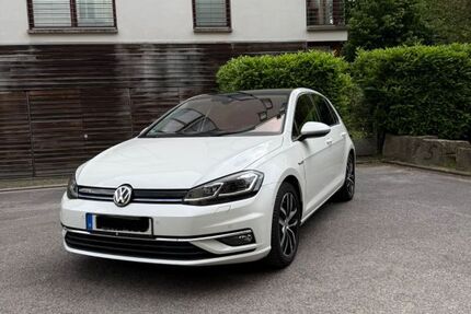 VW Golf 67.860 km 16.900 &euro; Düsseldorf 40476