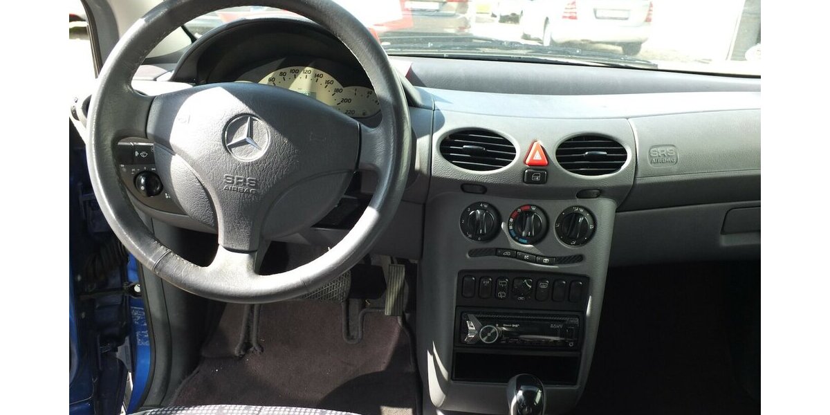 Mercedes-Benz A 190 AVANTGARDE AUTOMATIK KLIMA TEILLEDER 173.215 km 3.500 &euro; Köln 50858