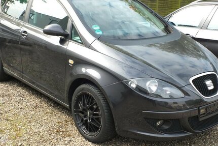 Seat Altea STYLE NAVI AHK KLIMAAUT PARKPILOT neuer Zahn 165.222 km 4.908 &euro; Köln 50858