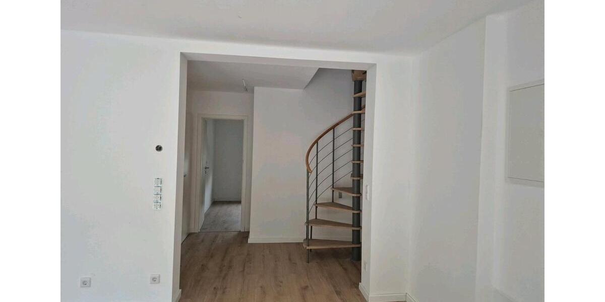 Maisonettenwohnung Düsseldorf Stadtbezirk 9 - 5 Zimmer, 100 m&sup2;, 1.750&euro; | Angebot:24311179