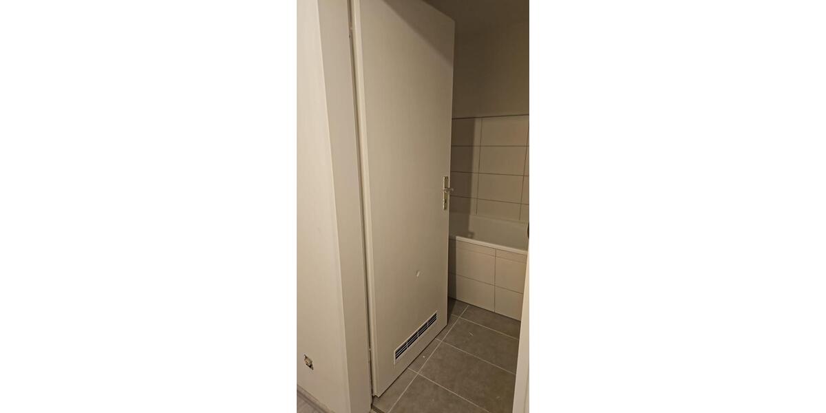 Erdgeschoßwohnung Leverkusen Bürrig - 3 Zimmer, 50 m&sup2;, 890&euro; | Angebot:26099112