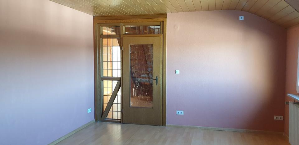 Dachgeschoßwohnung Solingen Aufderhöhe - 3 Zimmer, 90 m&sup2;, 700&euro; | Angebot:24373295