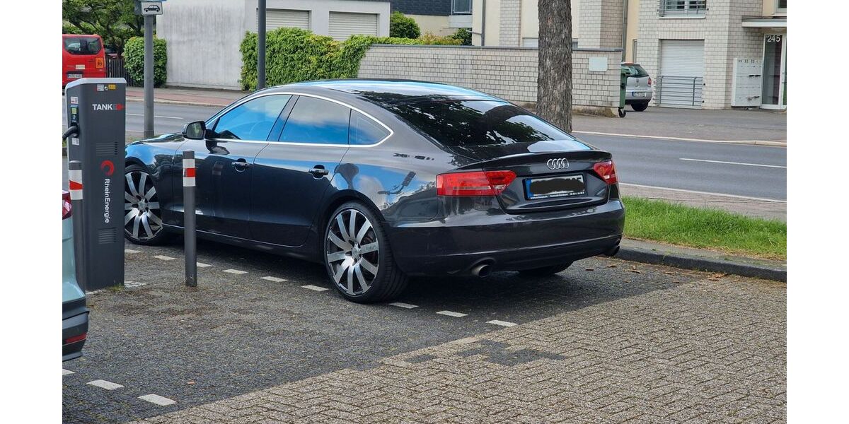 Audi A5 188.000 km 8.888 &euro; Köln 51147