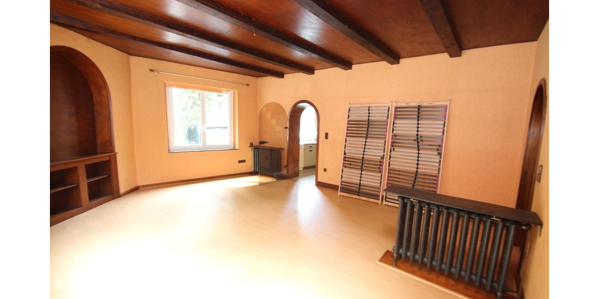 Mehrfamilienhaus mit drei Wohneinheiten und Entwicklungspotenzial - Mehrfamilienhaus, Wohnhaus Solingen Wald | Angebot:24715259