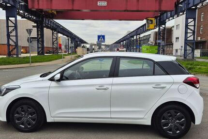 Hyundai i20 55.950 km 8.390 € Mülheim 45476