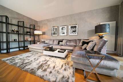 Wohnung Düsseldorf Niederkassel - 3 Zimmer, 180 m&sup2;, 4.800&euro; | Angebot:27664862