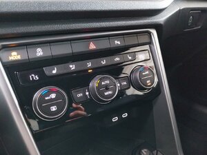 VW T-Roc Active Cabrio 1.5 TSI ACC Navi PDC SHZ 23.625 km 23.800 € HAAN 42781