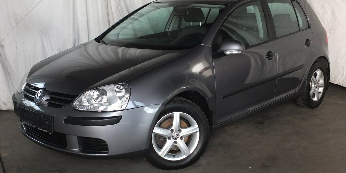 VW Golf BLACK WEEK 25:TRENDLINE KLIMAAUTOMATIK 5-TÜRI 132.115 km 4.498 € Köln 50858