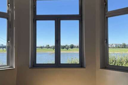 Wohnung zum Mieten in Düsseldorf 2.700 € 143 m² 5 zimmer