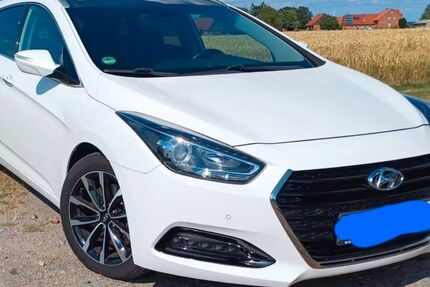 Hyundai i40 105.000 km 9.800 &euro; Düsseldorf 40233