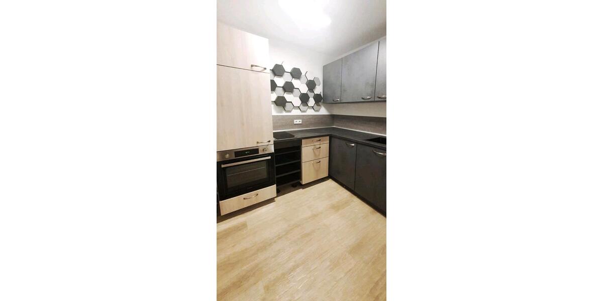 Hochparterre Solingen Central - 1 Zimmer, 37 m&sup2;, 650&euro; | Angebot:24869977