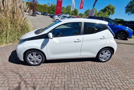 Toyota Aygo (X) 73.200 km 7.299 &euro; Ratingen 40882