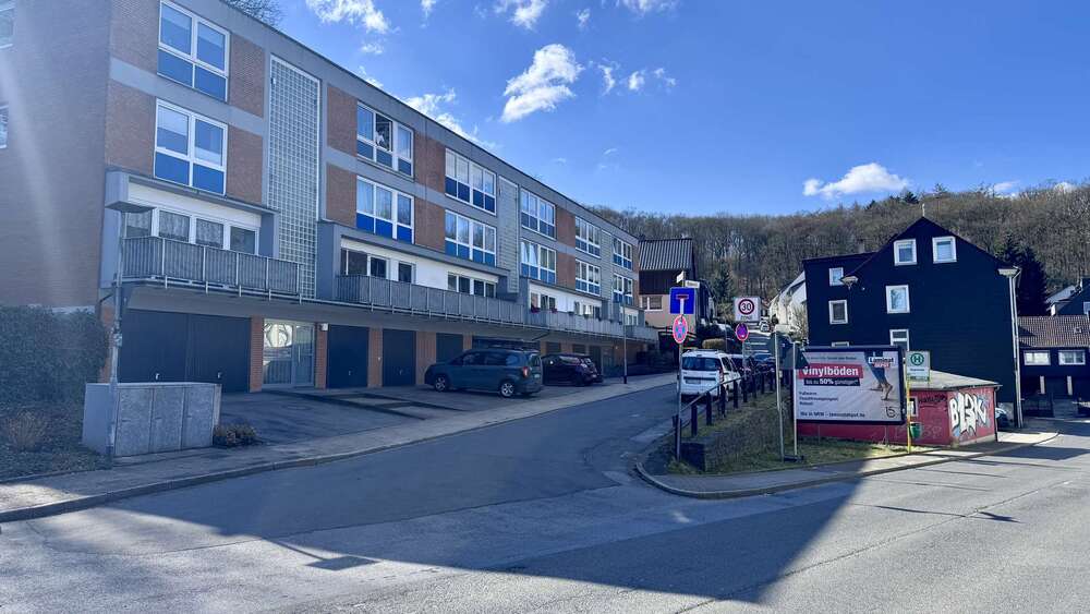 Traumhafte 3,5-Zimmer-Wohnung mit großem Balkon, herrlicher Aussicht, Garage und inkl.Einbauküche - Etagenwohnung Velbert Pöthen | Angebot:24740227