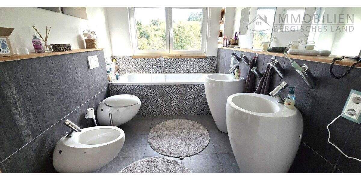 Einfamilienhaus Hückeswagen Kobeshofen - 6 Zimmer, 220 m&sup2;, 569.000&euro; | Angebot:23241797