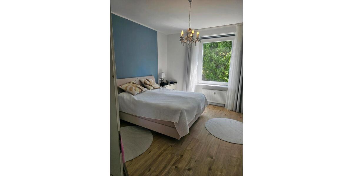 Erdgeschoßwohnung Remscheid - 4 Zimmer, 130 m&sup2;, 260.000&euro; | Angebot:26697110