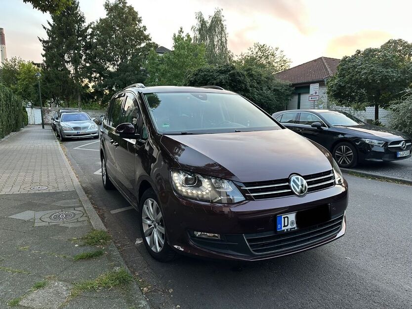 VW Sharan 129.000 km 21.900 € Düsseldorf 40235