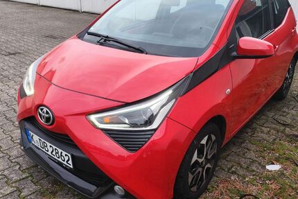 Toyota Aygo (X) 43.941 km 10.300 &euro; Köln 51103