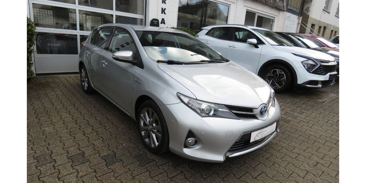 Toyota Auris 129.500 km 9.900 &euro; Wermelskirchen 42929
