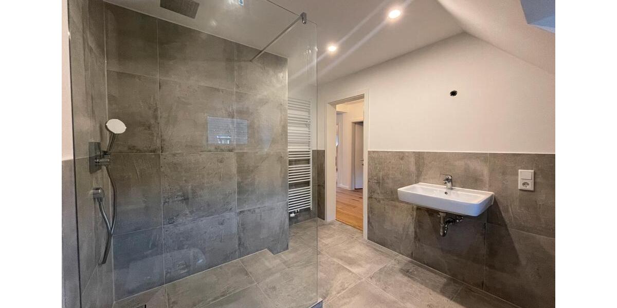 Etagenwohnung Düsseldorf Niederkassel - 3 Zimmer, 66 m&sup2;, 1.300&euro; | Angebot:24002364