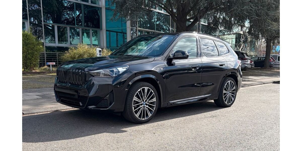 BMW iX1 30.500 km 39.800 &euro; Köln 50674